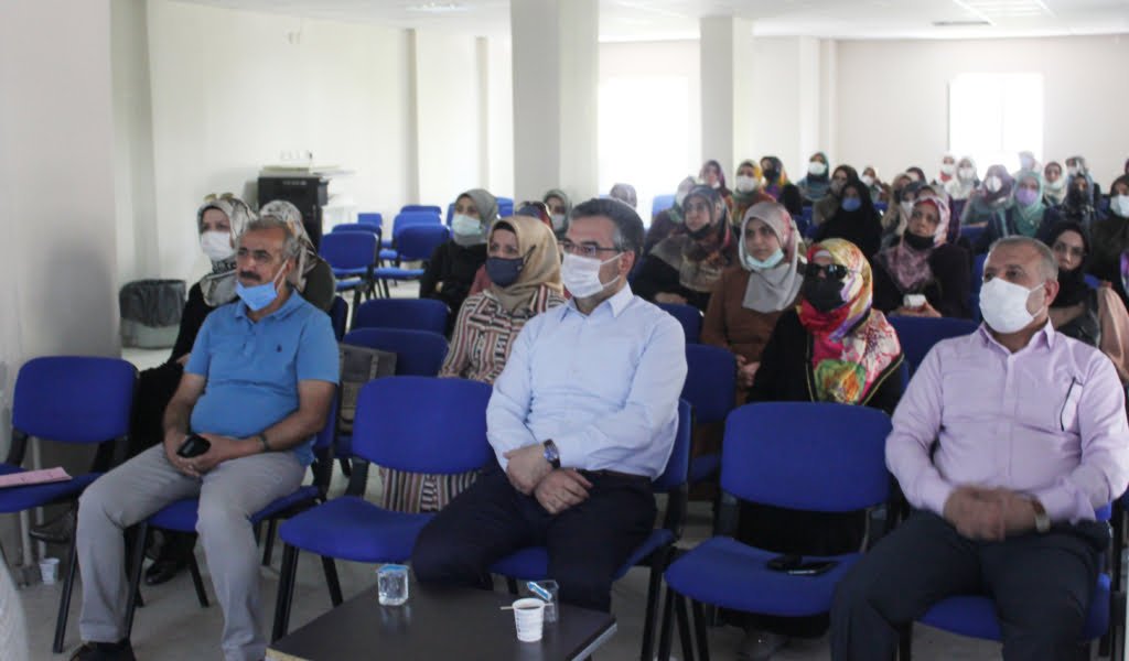 Emniyet Müdürlüğü, Kur'an kursu öğreticileri ve bayan vaizlere ''En İyi Narkotik Polisi Anne'' semineri verdi