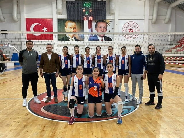 VOLEYBOL KADIN