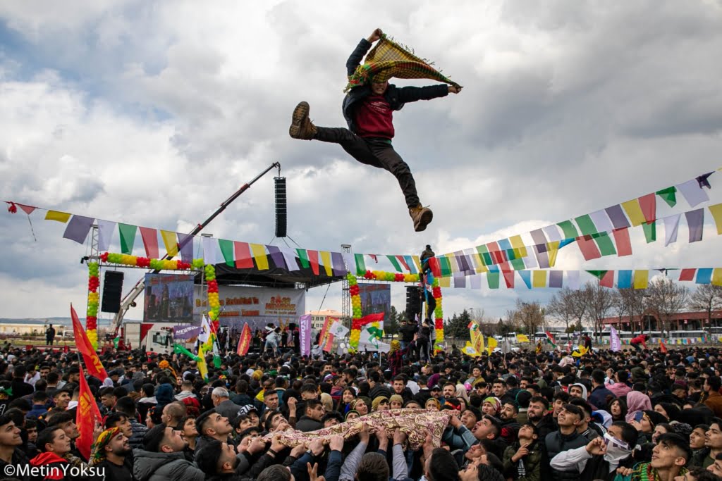 Batman'da on binlerin katılımı ile Newroz bayramı kutlandı