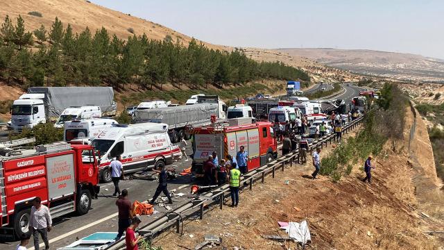 Gaziantep'te kaza: 15 ölü, 22 yaralı