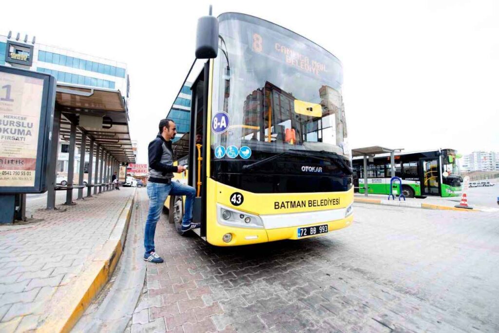 Askıda otobüs bileti ve belediye yönetimine bir çağrı