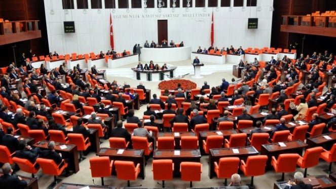 Bayram tatili sonrası Meclis’te mesai başlıyor: Meclis’in ana gündemi ekonomi̇ paketi̇