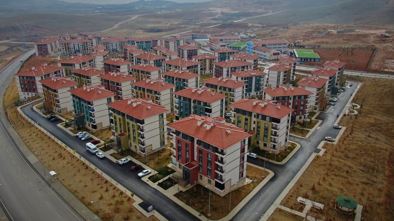 FIRSATÇILAR YİNE İŞ BAŞINDA, ELAZIĞ'DA 800 LİRALIK KİRALAR 4 BİNE ÇIKTI