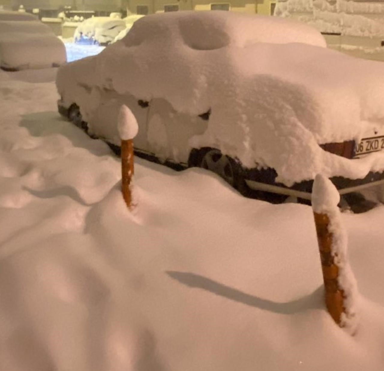 Van’da 83 yerleşim yeri kar nedeniyle ulaşıma kapandı