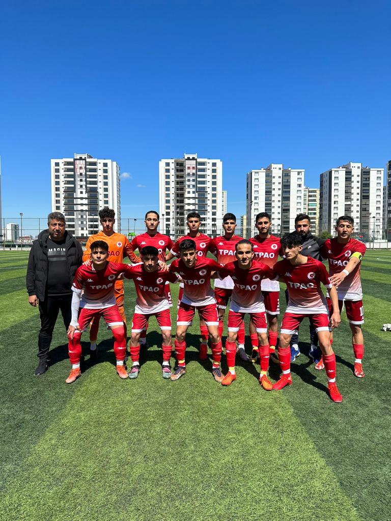 Petrolspor U17 futbol takımı şampiyon oldu