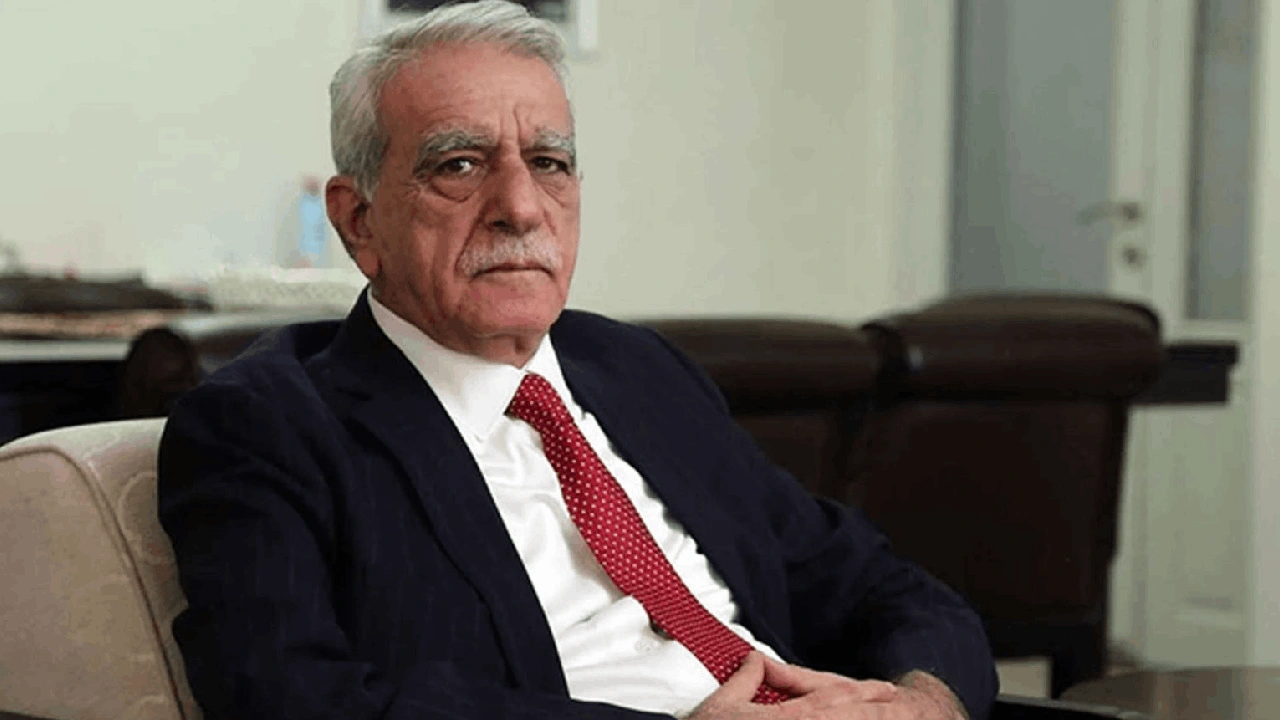 Ahmet türk2