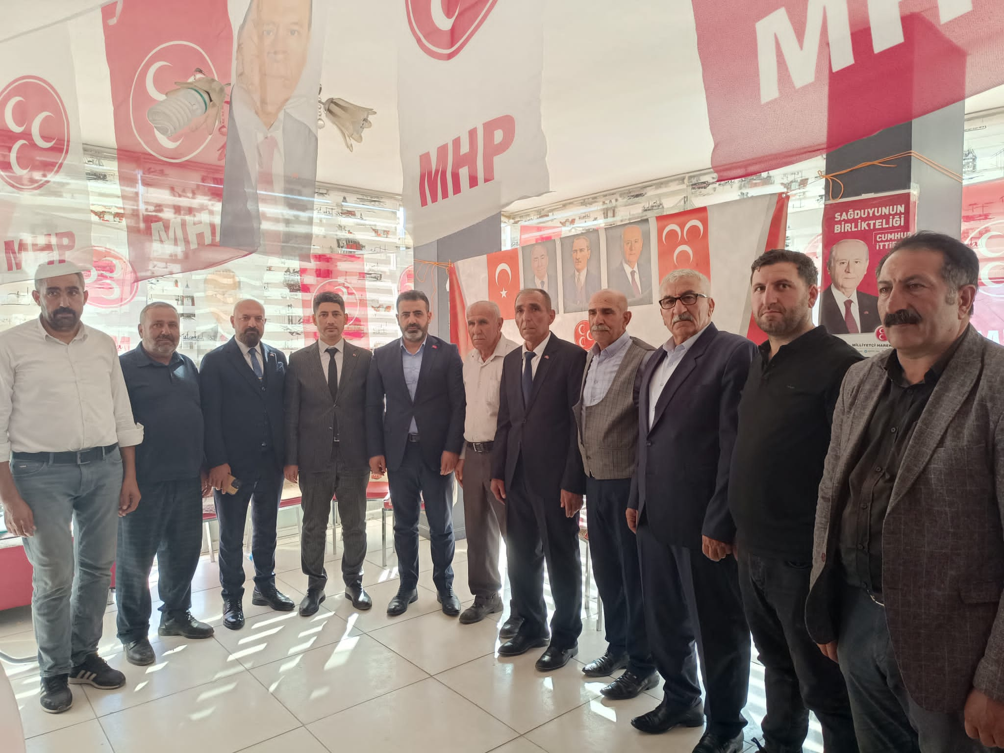 MHP ilçelerde kongre sürecine girdi