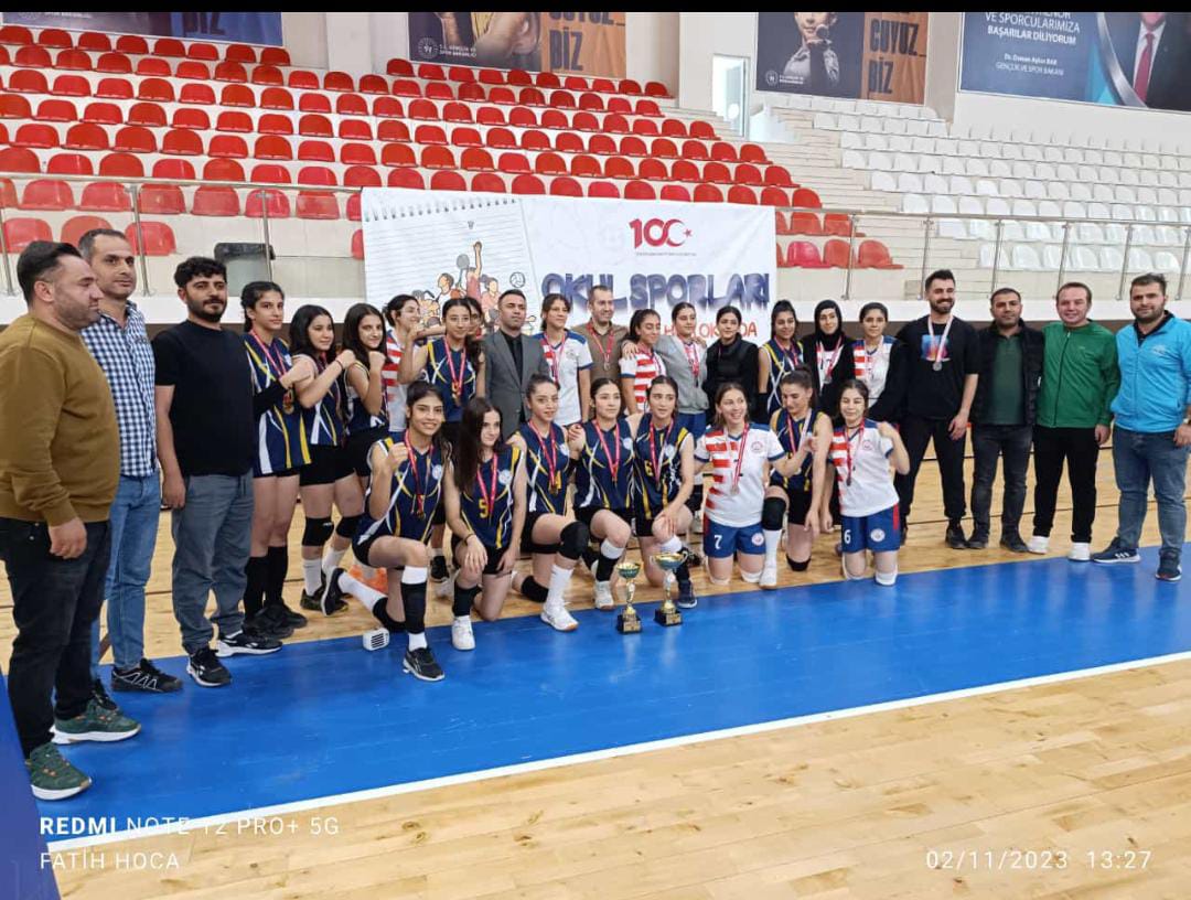 VOLEYBOL KIZLAR ŞAMPİYON