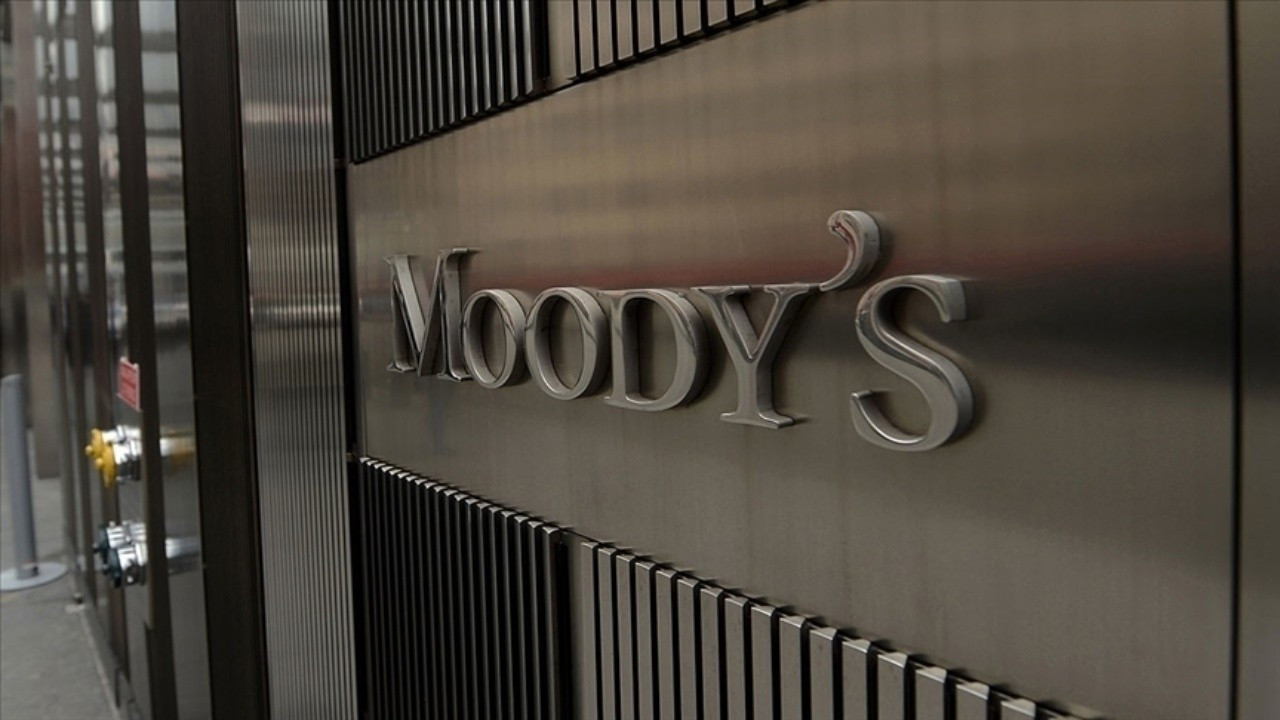 moodys-S6yx_cover