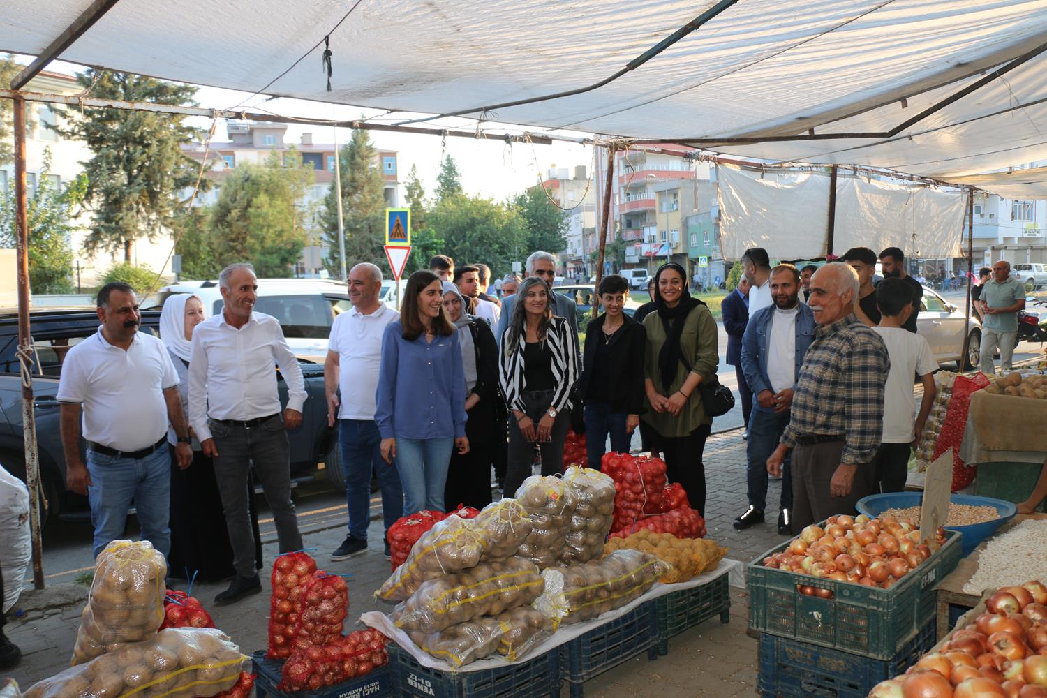 Eşbaşkanlar ‘Halkçı belediyecilikle Kalıcı çözümler geliştireceğiz’ (32) (Copy)